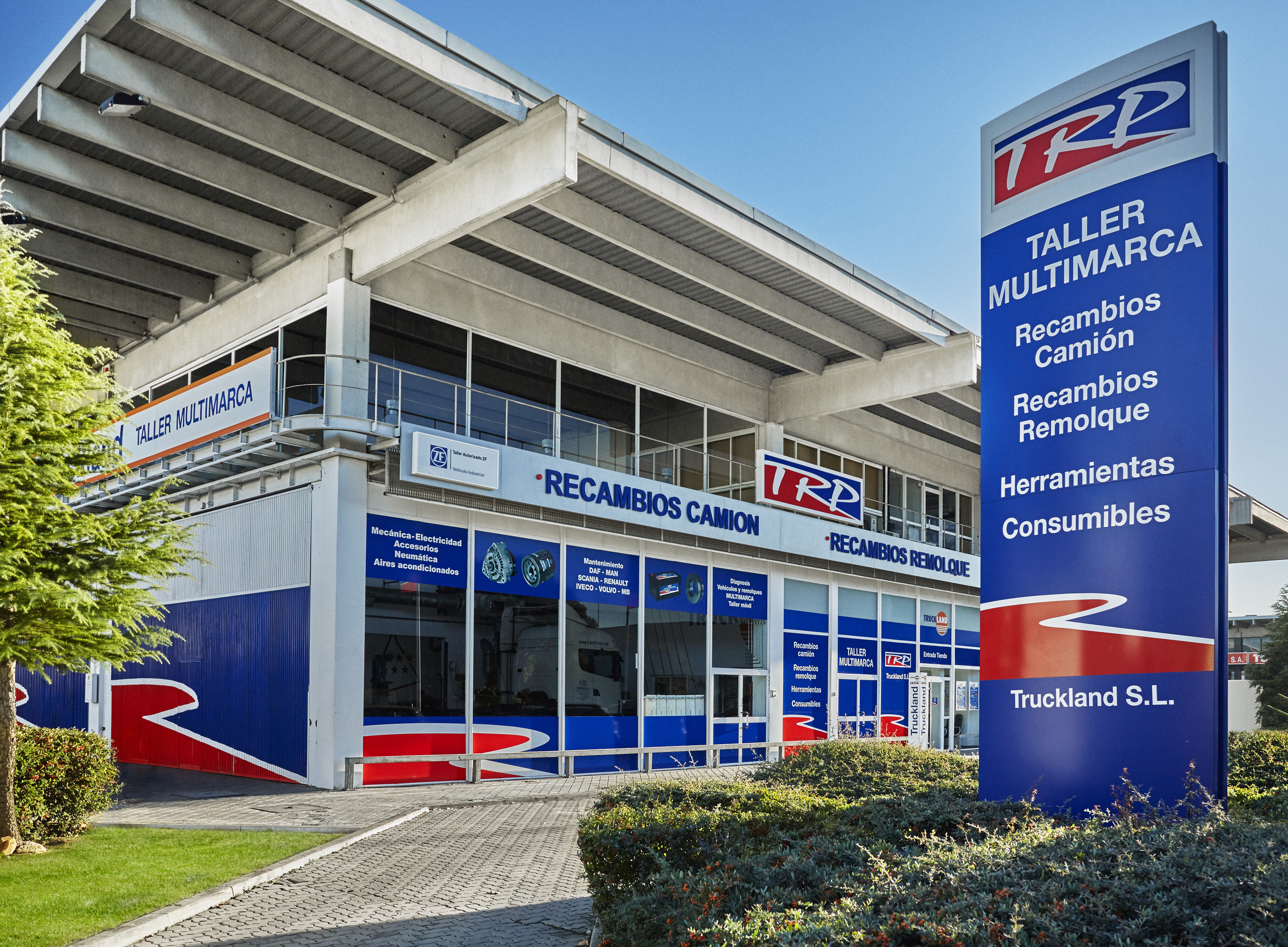 Photo-3-TRP-STORE-MADRID