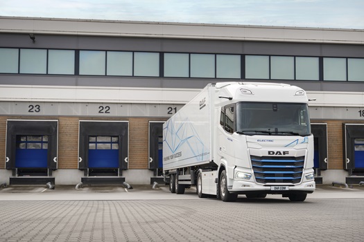 507-DAF-XF-Electric-Tractor